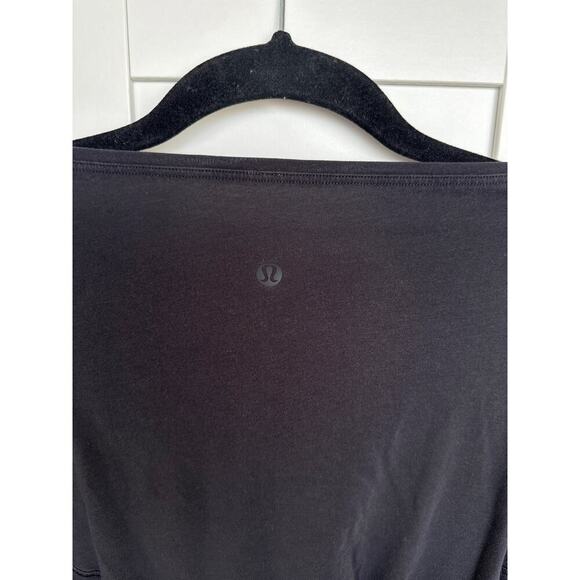 Lululemon Women's Black Back in Action Short Sleeve Shirt, Size 10, GUC - Picture 6 of 6